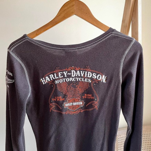 Vintage Harley Davidson Motorcycles Embroidered Thermal Shirt in Chocolate Brown - Picture 5 of 6
